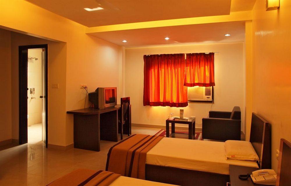Hotel Lohmod At National Highway 8 - Free Airport Transffer نيودلهي المظهر الخارجي الصورة