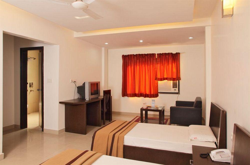 Hotel Lohmod At National Highway 8 - Free Airport Transffer نيودلهي المظهر الخارجي الصورة