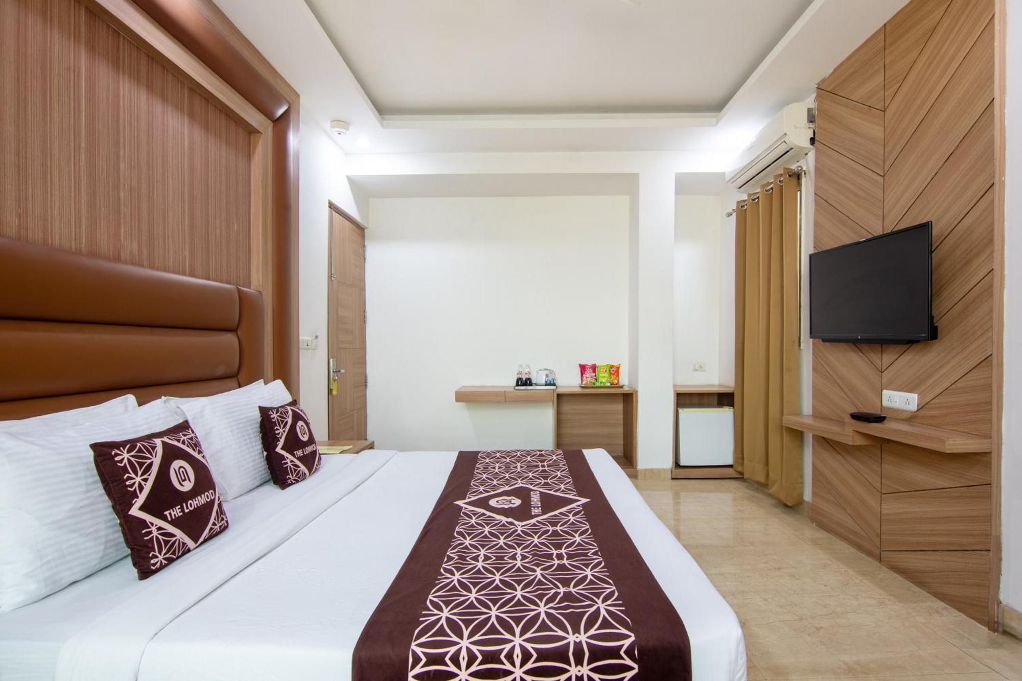 Hotel Lohmod At National Highway 8 - Free Airport Transffer نيودلهي المظهر الخارجي الصورة