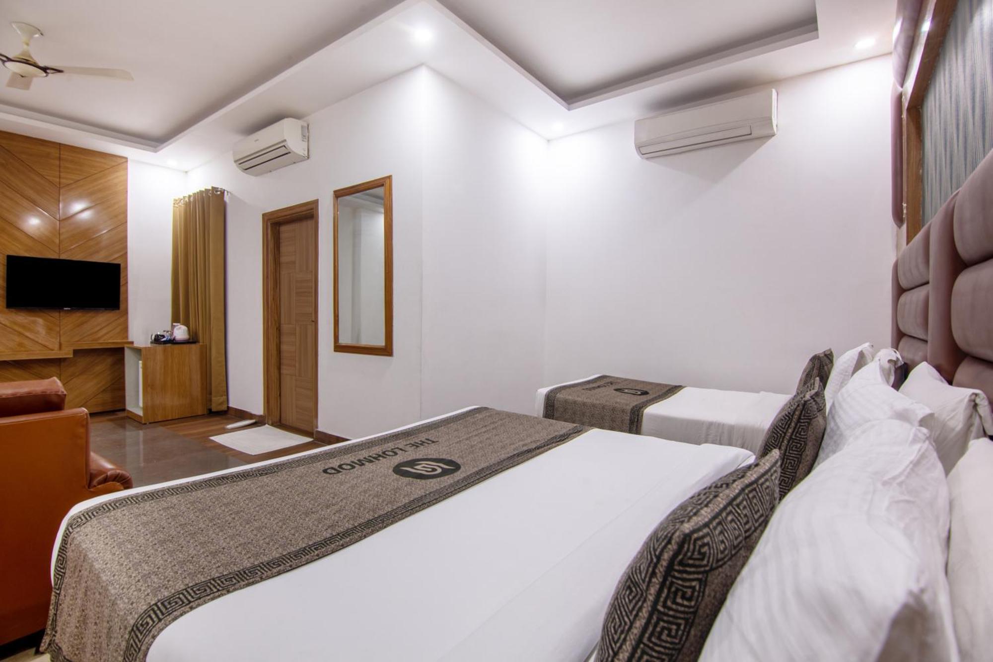 Hotel Lohmod At National Highway 8 - Free Airport Transffer نيودلهي المظهر الخارجي الصورة